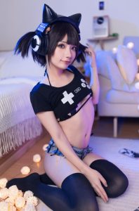 是三不是世w – NO.37 偷玩游戏机的少女[48P-703MB]-蜜桃啵啵