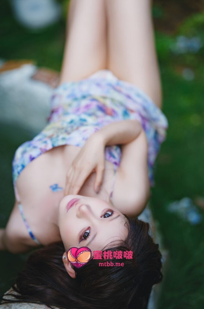 蠢沫沫 NO.402 水池碎花裙 [27P-676MB]-蜜桃啵啵